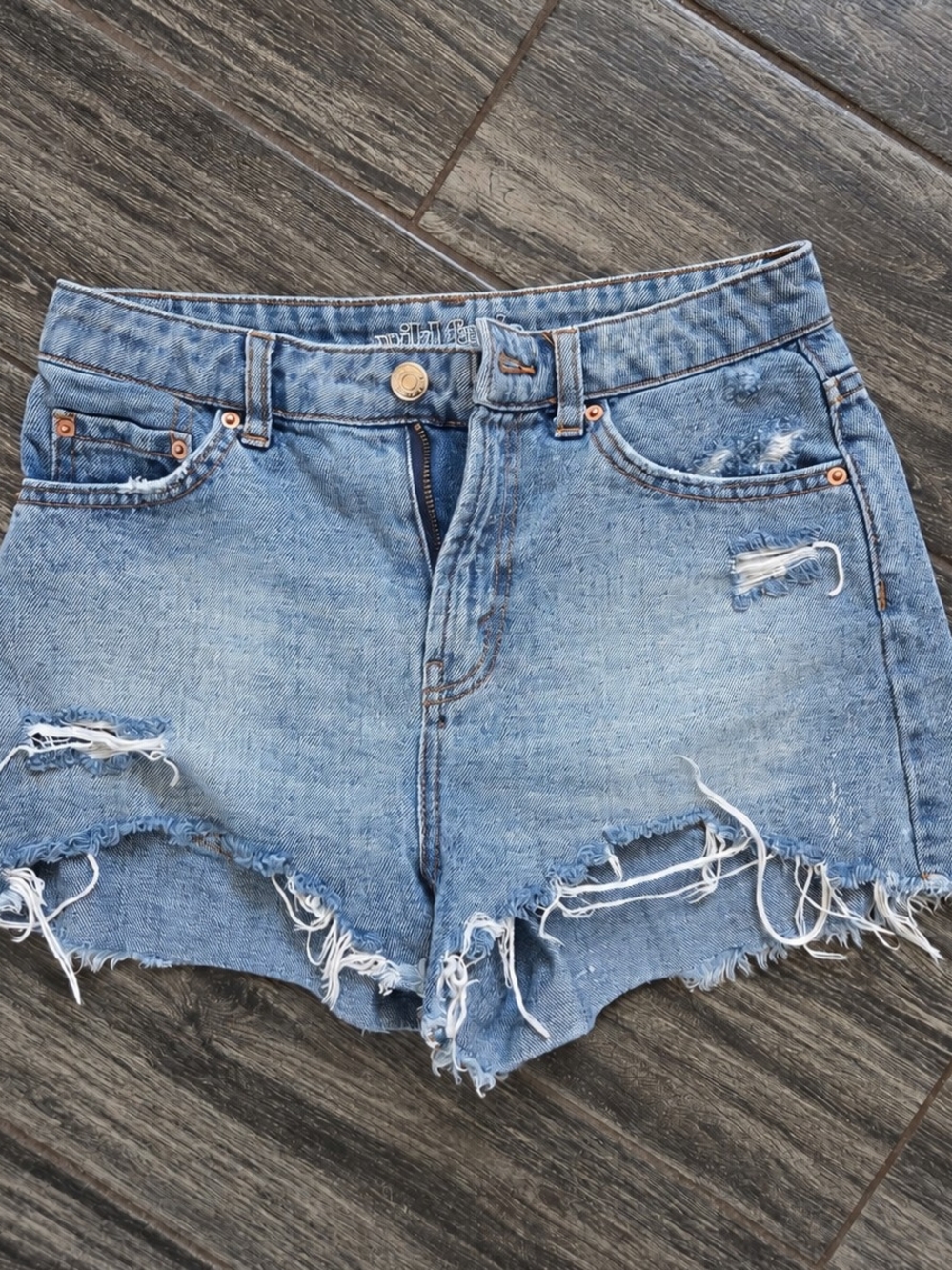 Wild Fable Women’s Size 00 High Rise Distressed Denim Cutoff Shorts Light Wash